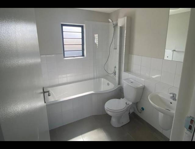 3 BEDROOM TOWNHOUSE FOR SALE IN RIVERGATE